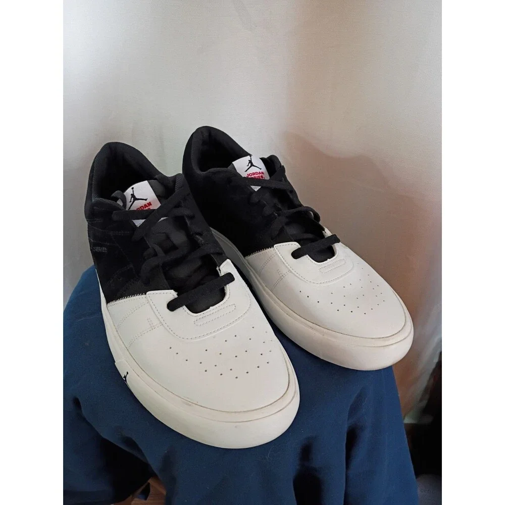 Nike Jordan Series  DN1856-061 Black White Sneakers Mens 14 VGUC